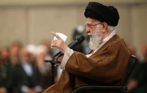دیدار خانوادههای شهدای امنیت با رهبر انقلاب دیدار خانوادههای شهدای امنیت با رهبر انقلاب